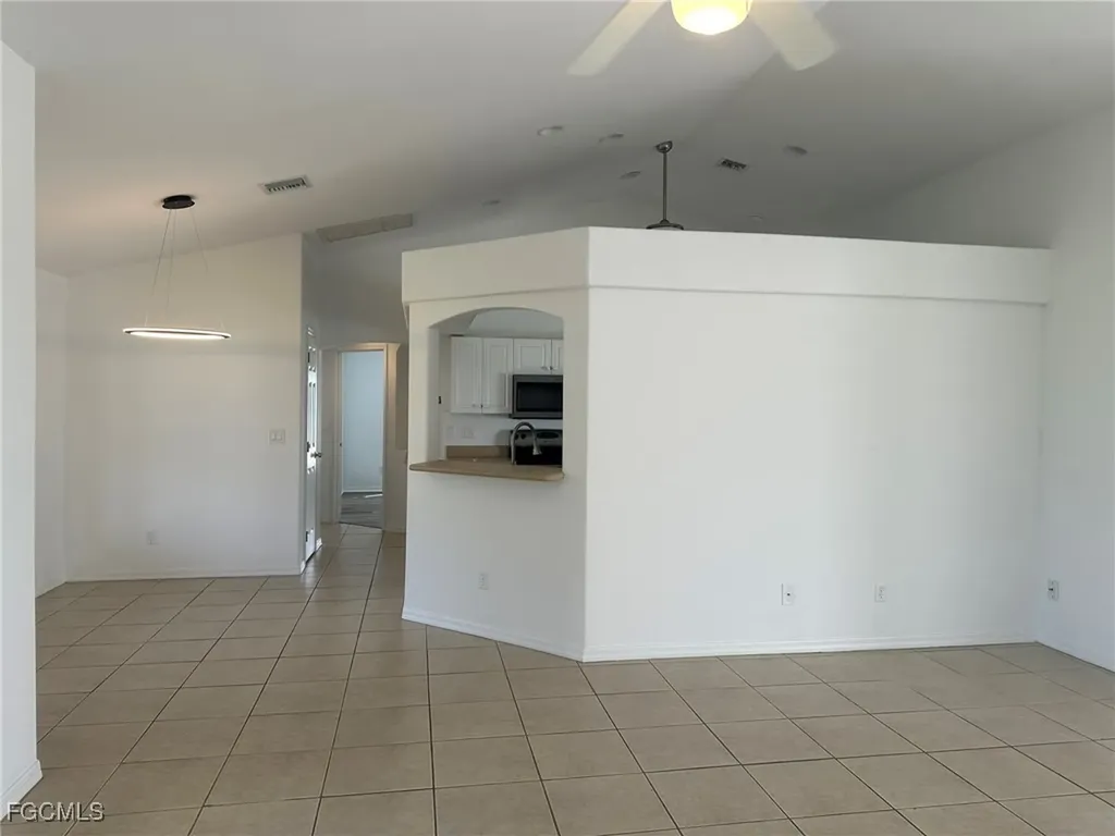 3929 NW 42nd Avenue Cape Coral FL 33993