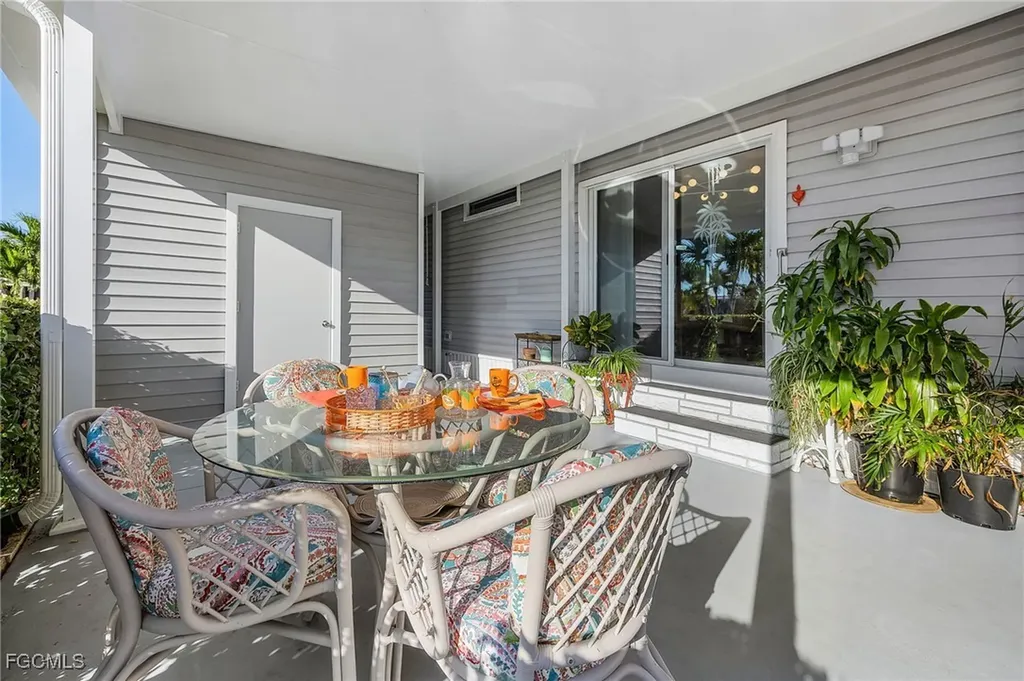 4700 Gulfgate Lane S St. James City FL 33956