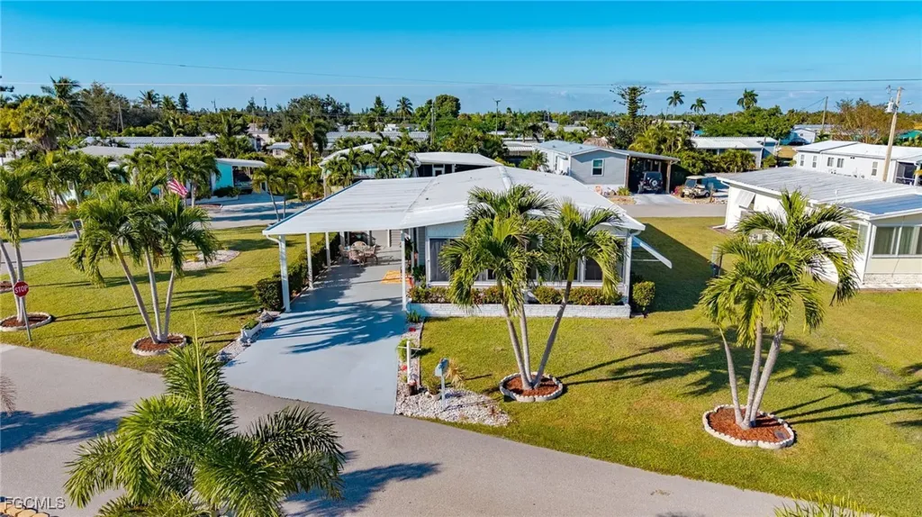 4700 Gulfgate Lane S St. James City FL 33956