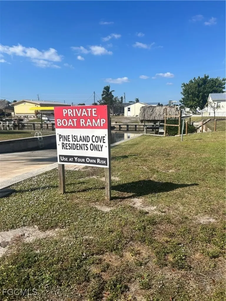 4700 Gulfgate Lane S St. James City FL 33956