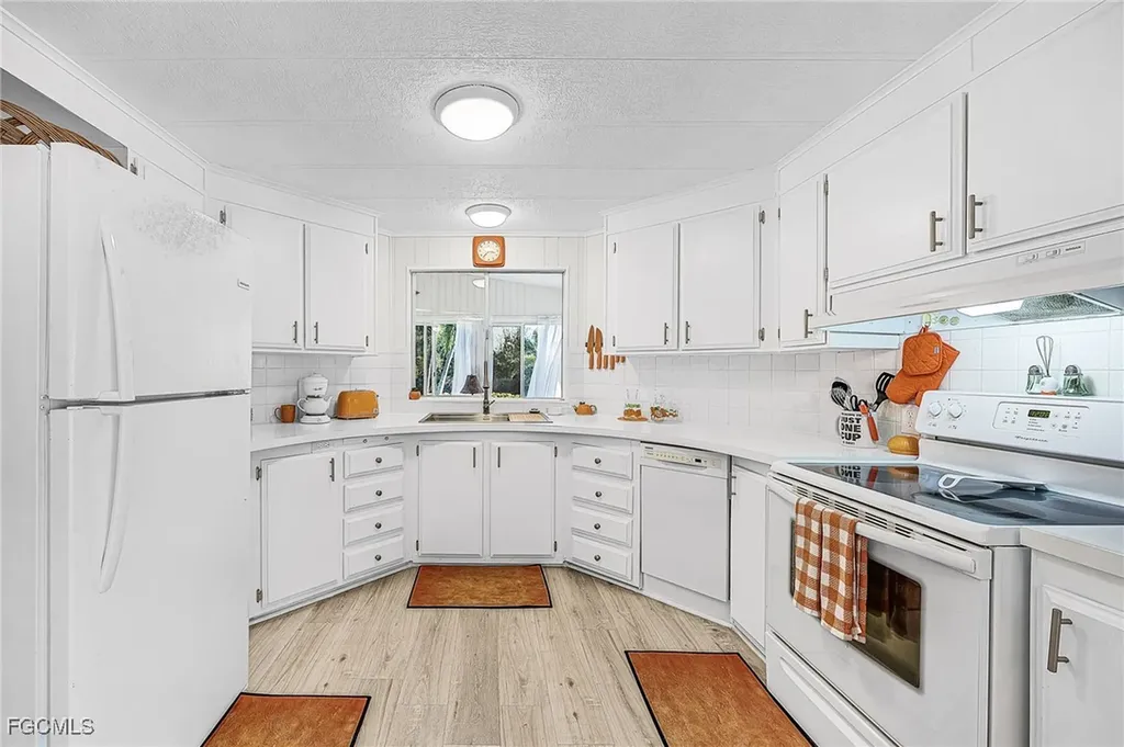 4700 Gulfgate Lane S St. James City FL 33956