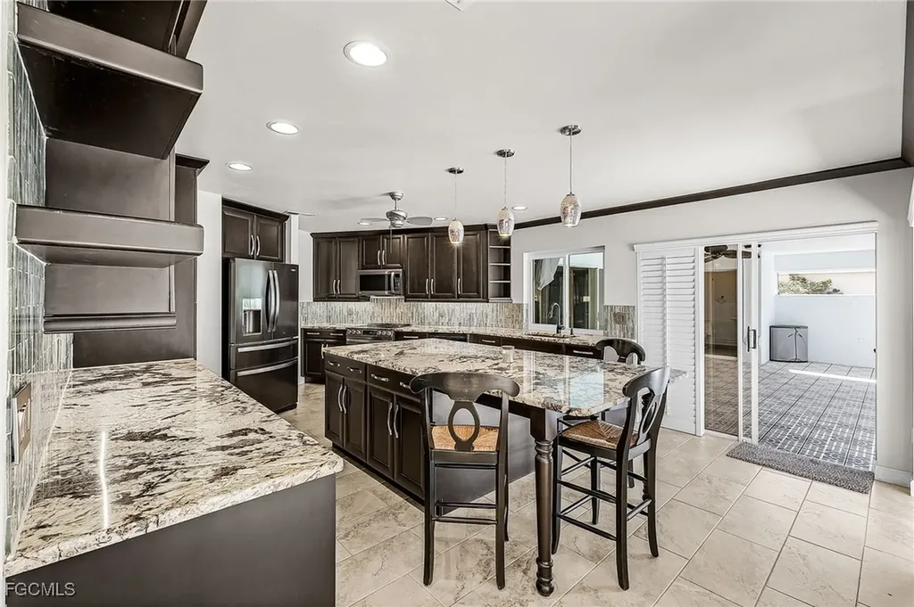 2822 SE 22nd Place Cape Coral FL 33904