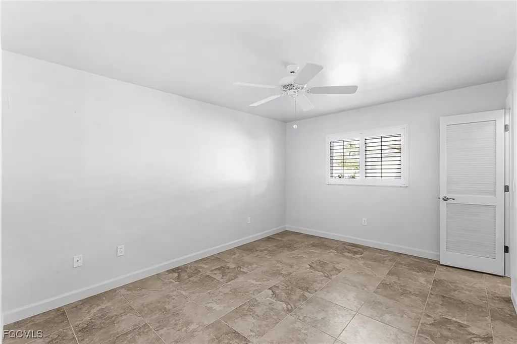 2822 SE 22nd Place Cape Coral FL 33904