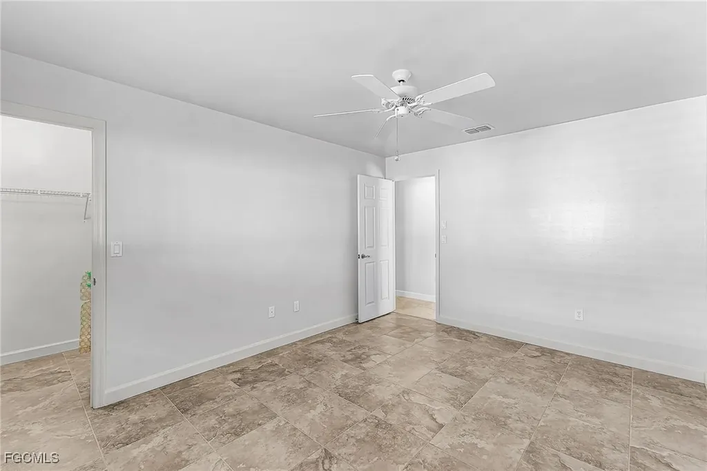 2822 SE 22nd Place Cape Coral FL 33904