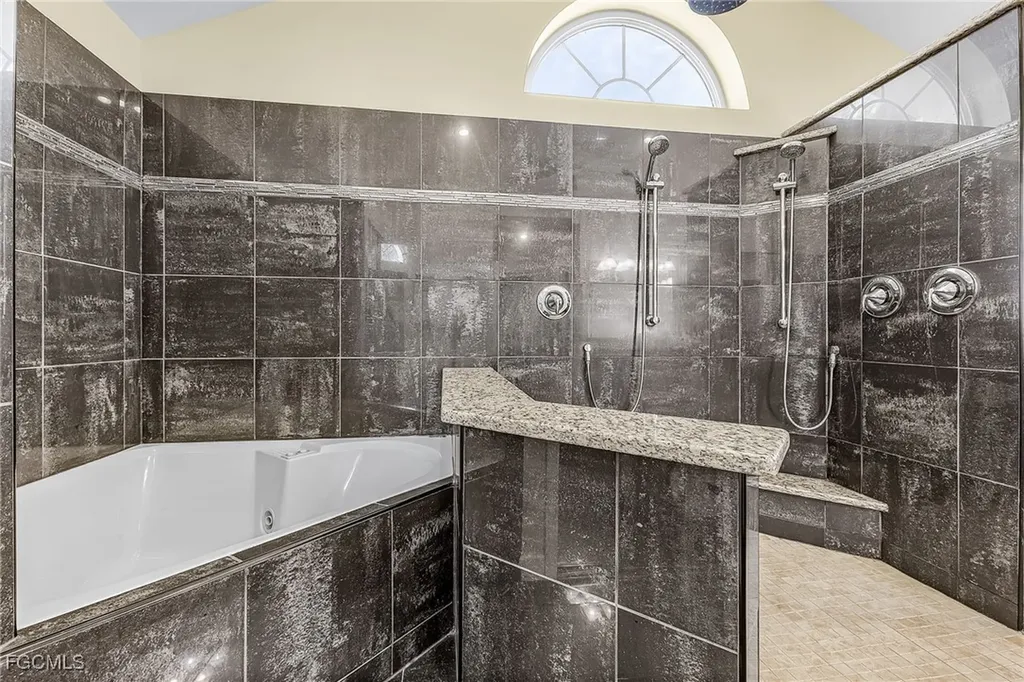 2822 SE 22nd Place Cape Coral FL 33904