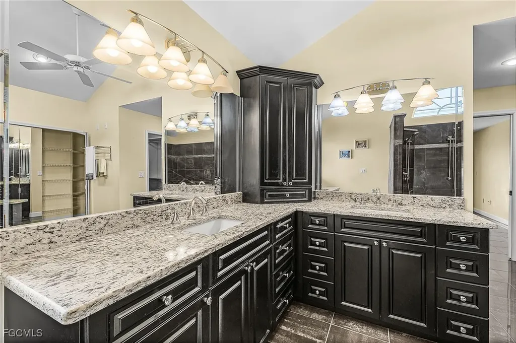 2822 SE 22nd Place Cape Coral FL 33904