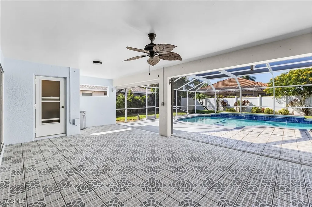 2822 SE 22nd Place Cape Coral FL 33904