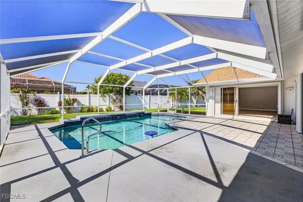 2822 SE 22nd Place Cape Coral FL 33904