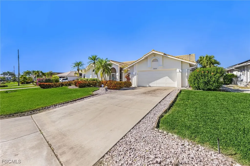 2822 SE 22nd Place Cape Coral FL 33904