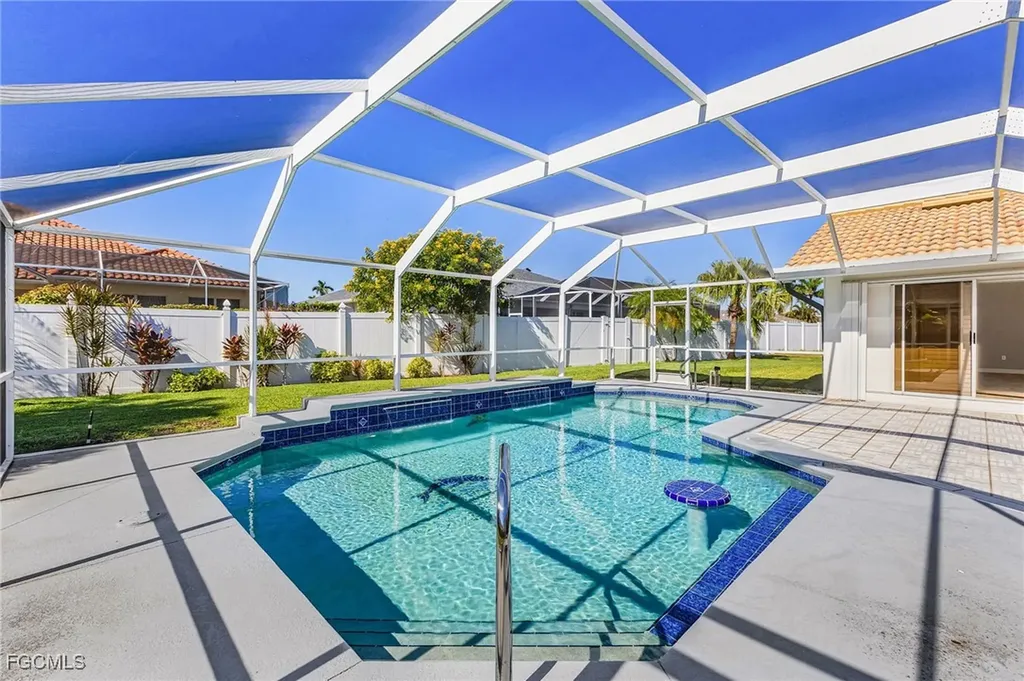 2822 SE 22nd Place Cape Coral FL 33904