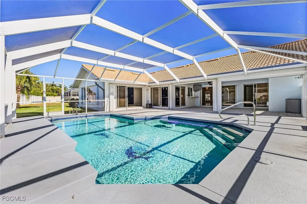 2822 SE 22nd Place Cape Coral FL 33904