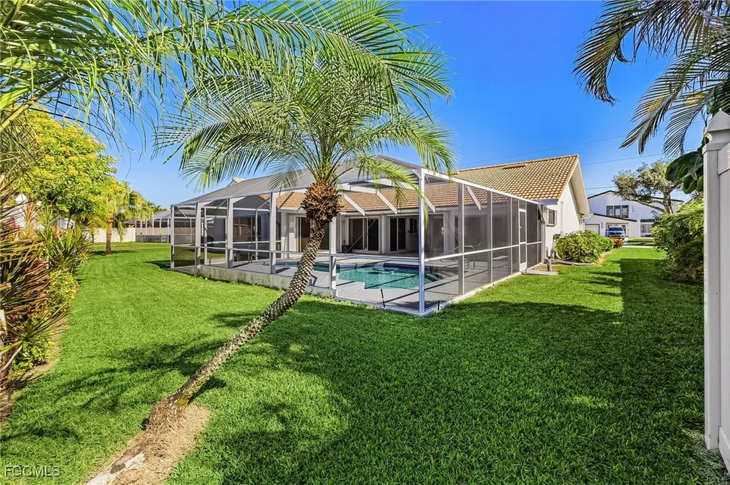 2822 SE 22nd Place Cape Coral FL 33904