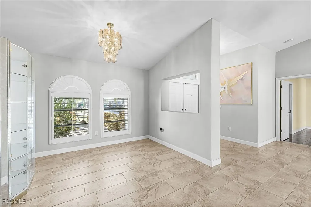 2822 SE 22nd Place Cape Coral FL 33904