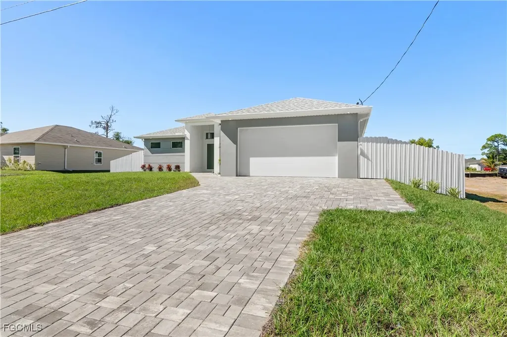 3114 Chiquita Boulevard N Cape Coral FL 33993
