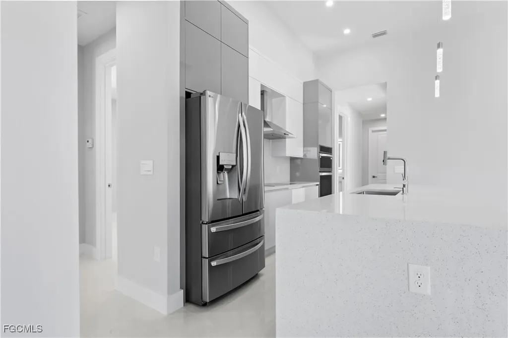 2717 NW 4th Street Cape Coral FL 33993