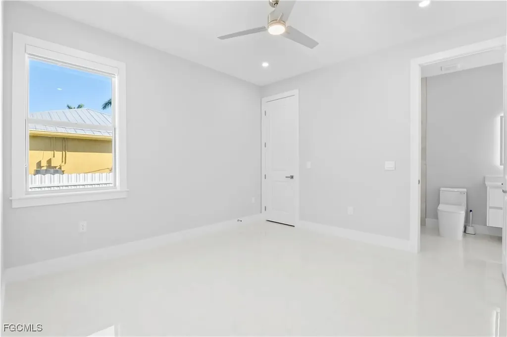 2717 NW 4th Street Cape Coral FL 33993