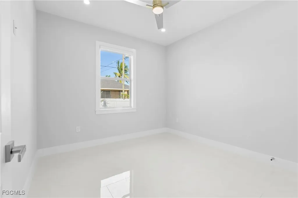2717 NW 4th Street Cape Coral FL 33993