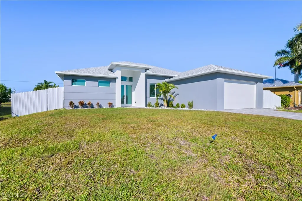 2717 NW 4th Street Cape Coral FL 33993