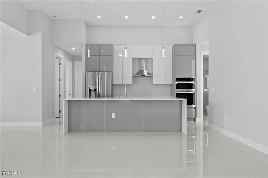 2717 NW 4th Street Cape Coral FL 33993