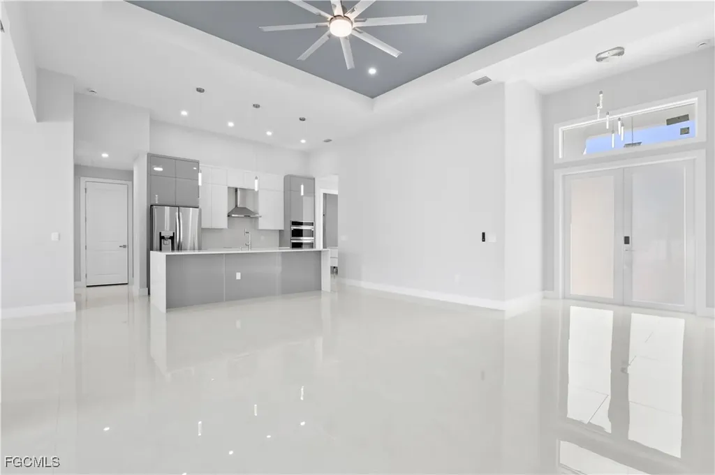2717 NW 4th Street Cape Coral FL 33993