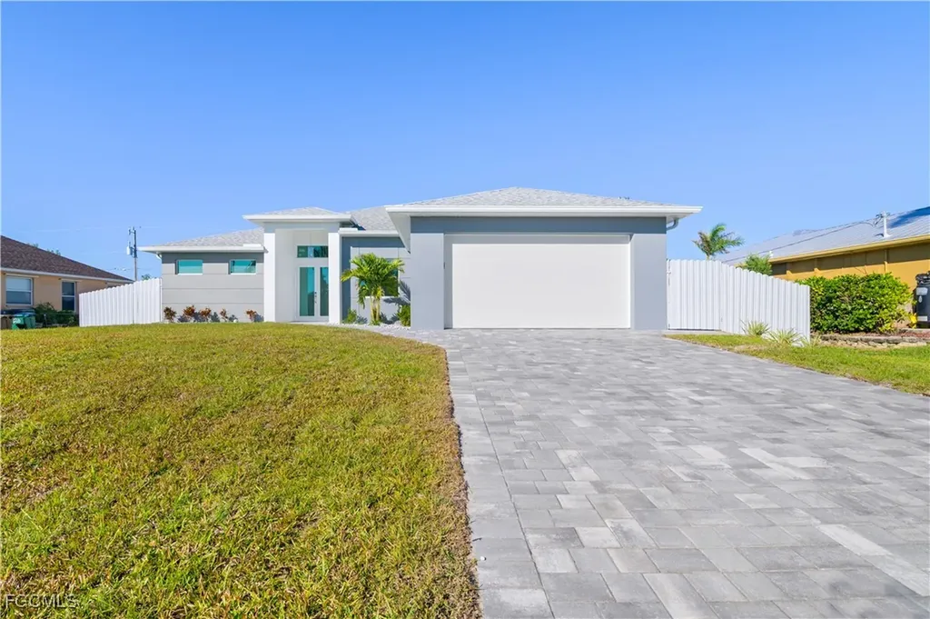 2717 NW 4th Street Cape Coral FL 33993