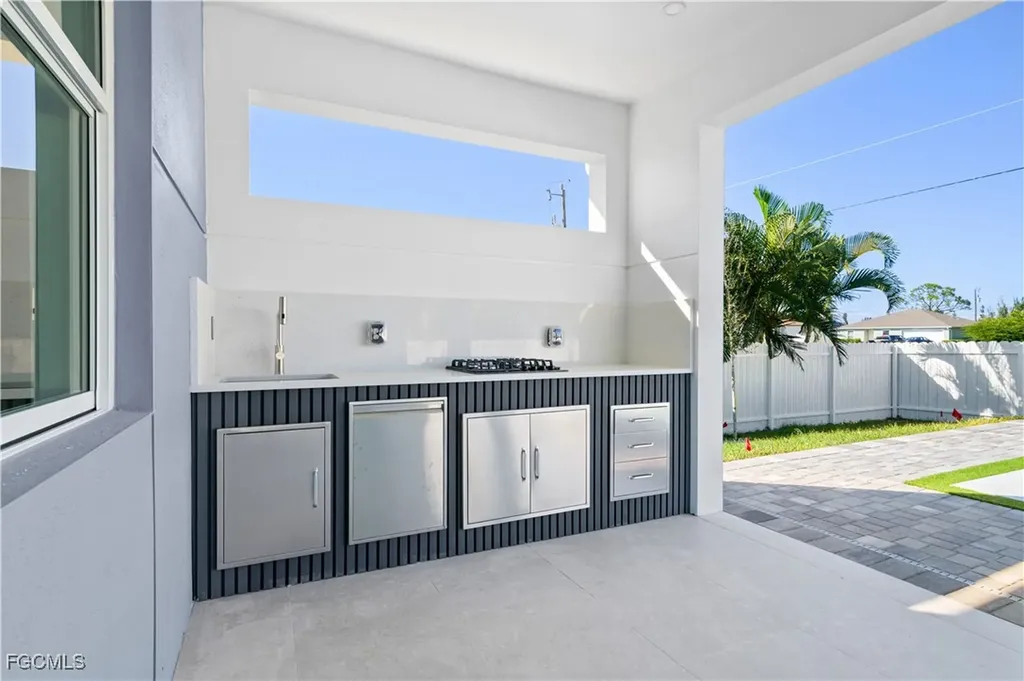 2717 NW 4th Street Cape Coral FL 33993
