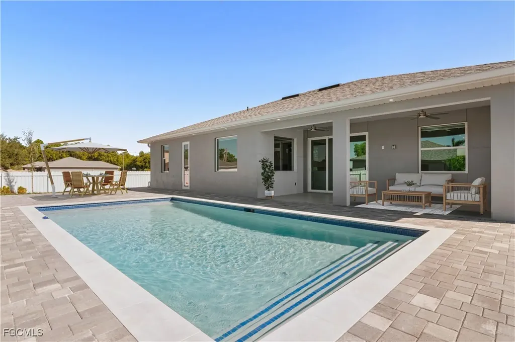 2717 NW 4th Street Cape Coral FL 33993