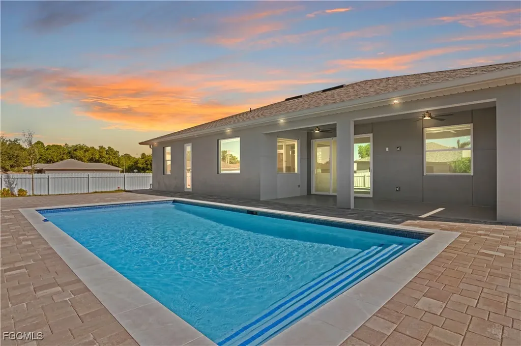 2717 NW 4th Street Cape Coral FL 33993