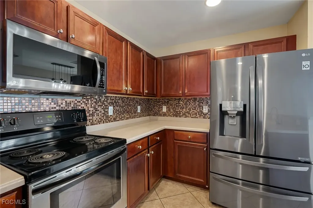 131 NW 6th Street Cape Coral FL 33993