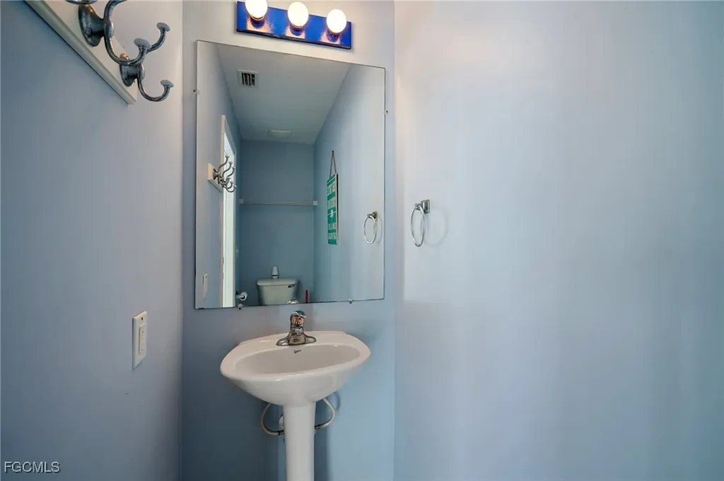 131 NW 6th Street Cape Coral FL 33993