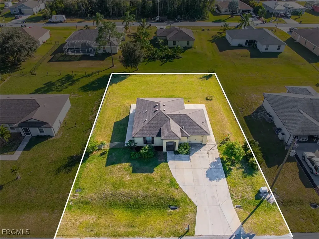 216 Des Cartes Street Fort Myers FL 33913