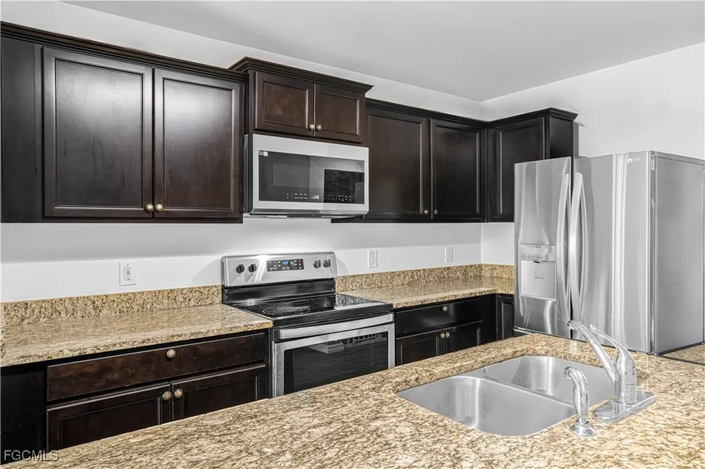 216 Des Cartes Street Fort Myers FL 33913