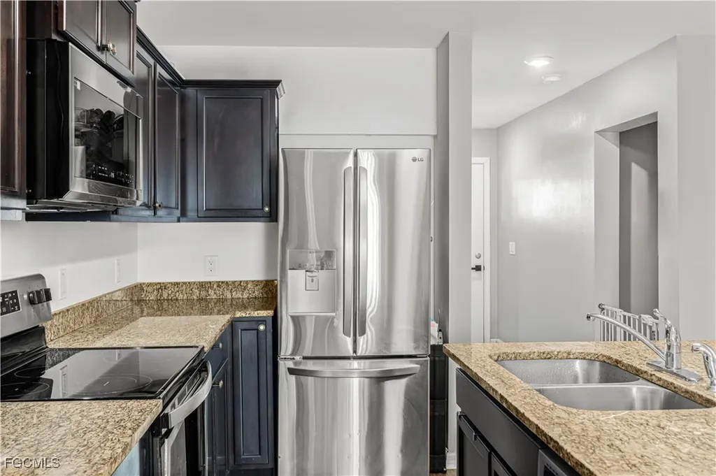 216 Des Cartes Street Fort Myers FL 33913