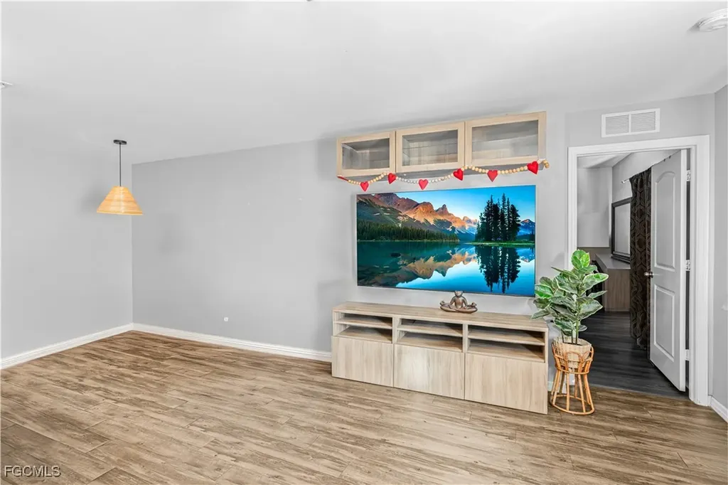 216 Des Cartes Street Fort Myers FL 33913