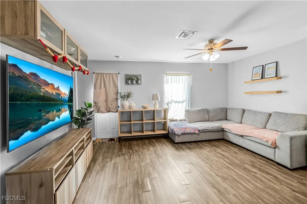 216 Des Cartes Street Fort Myers FL 33913