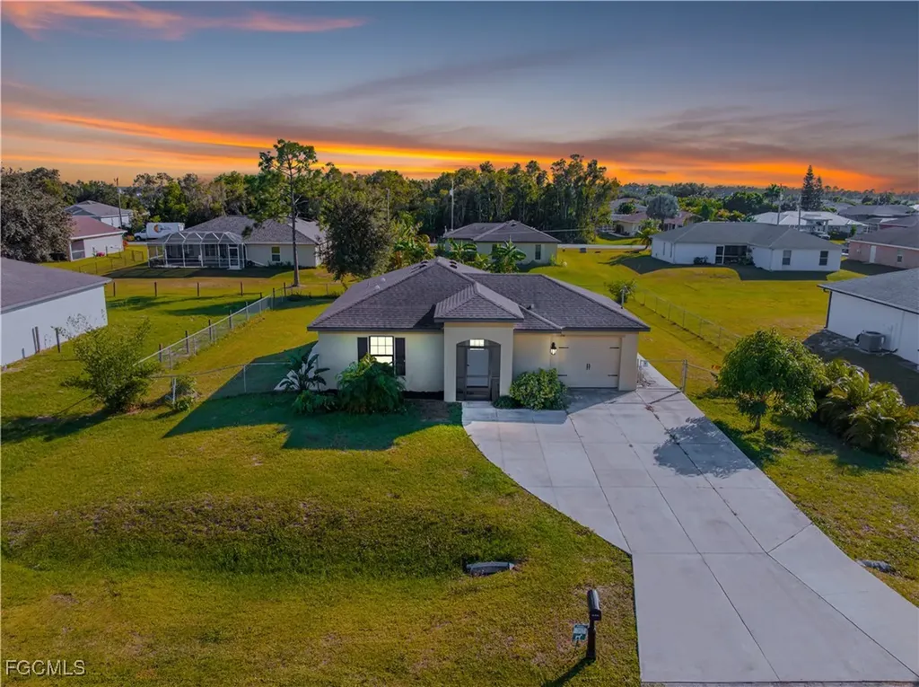 216 Des Cartes Street Fort Myers FL 33913