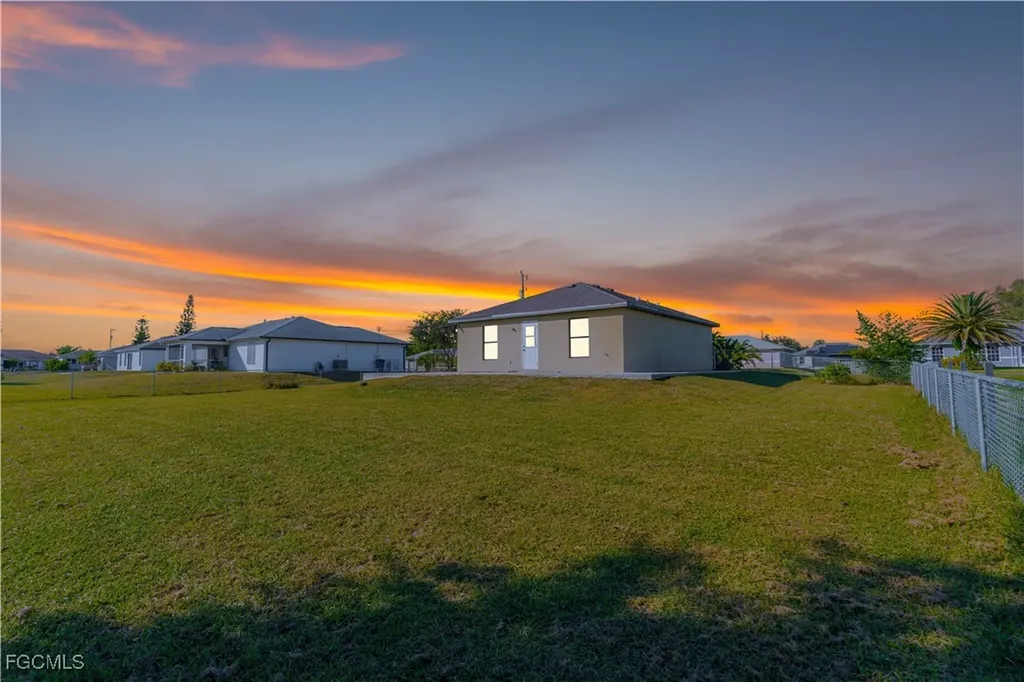 216 Des Cartes Street Fort Myers FL 33913