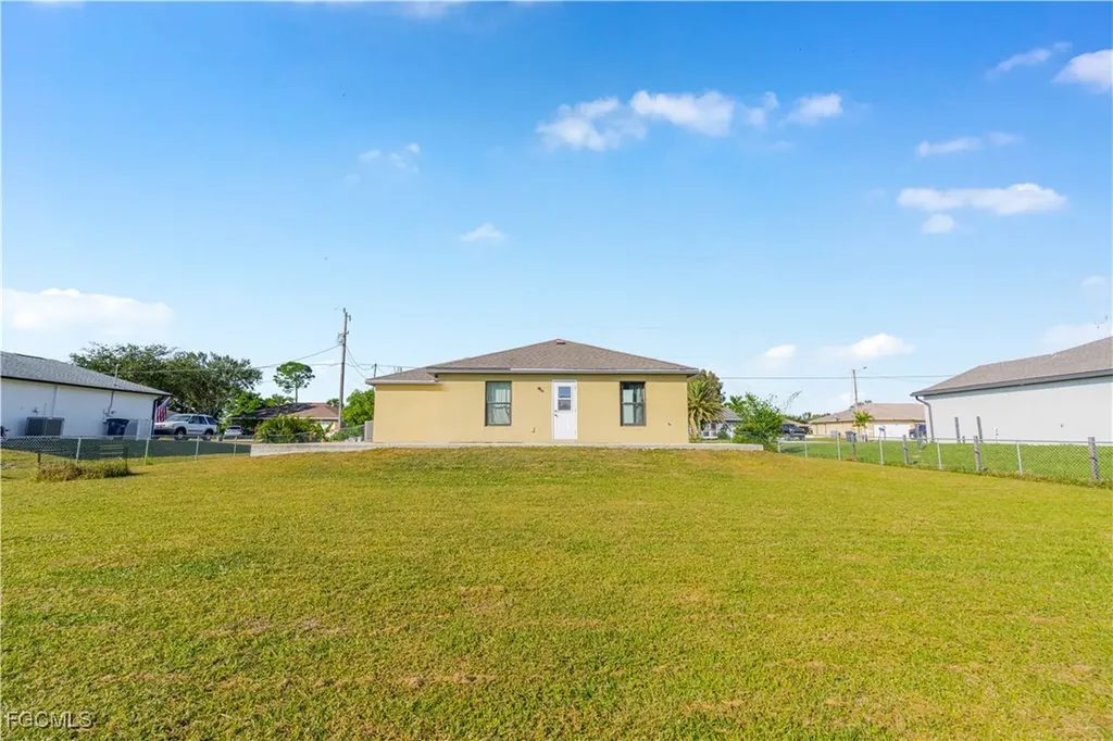 216 Des Cartes Street Fort Myers FL 33913