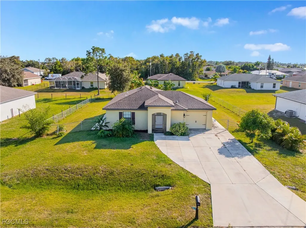 216 Des Cartes Street Fort Myers FL 33913