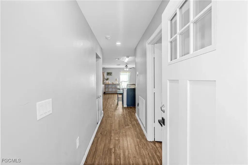 216 Des Cartes Street Fort Myers FL 33913