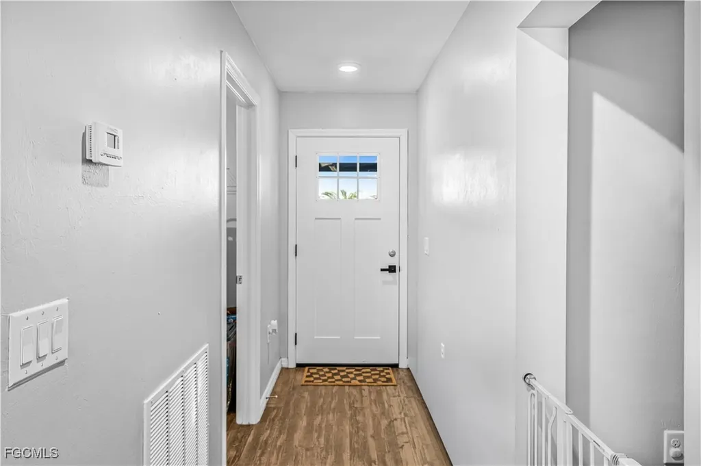 216 Des Cartes Street Fort Myers FL 33913