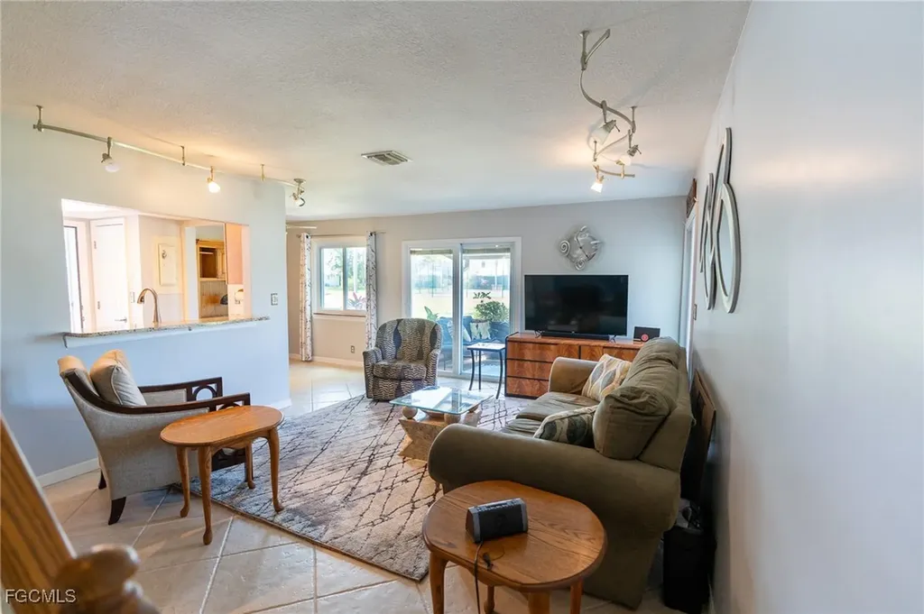 3271 Maple Leaf Circle Fort Myers FL 33907