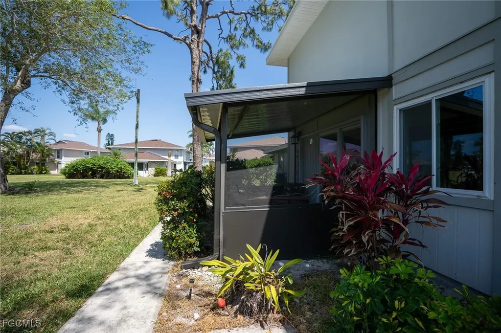 3271 Maple Leaf Circle Fort Myers FL 33907
