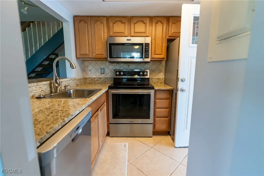 3271 Maple Leaf Circle Fort Myers FL 33907