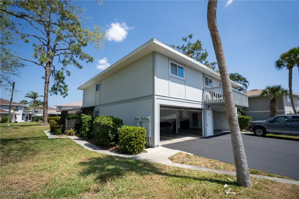3271 Maple Leaf Circle Fort Myers FL 33907