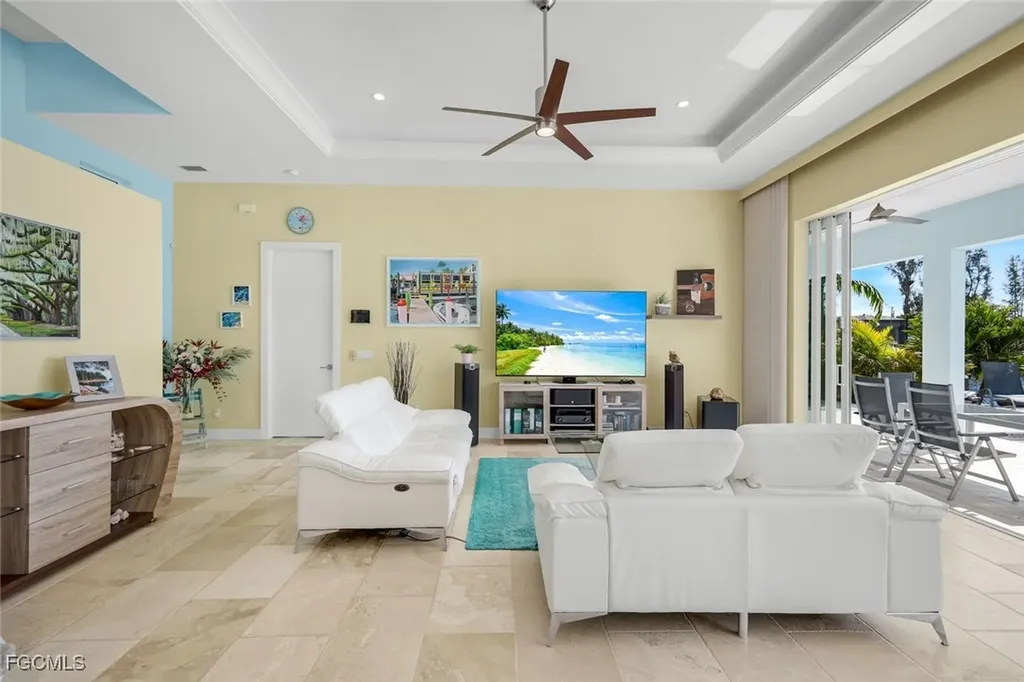 1000 NW 37th Place Cape Coral FL 33993