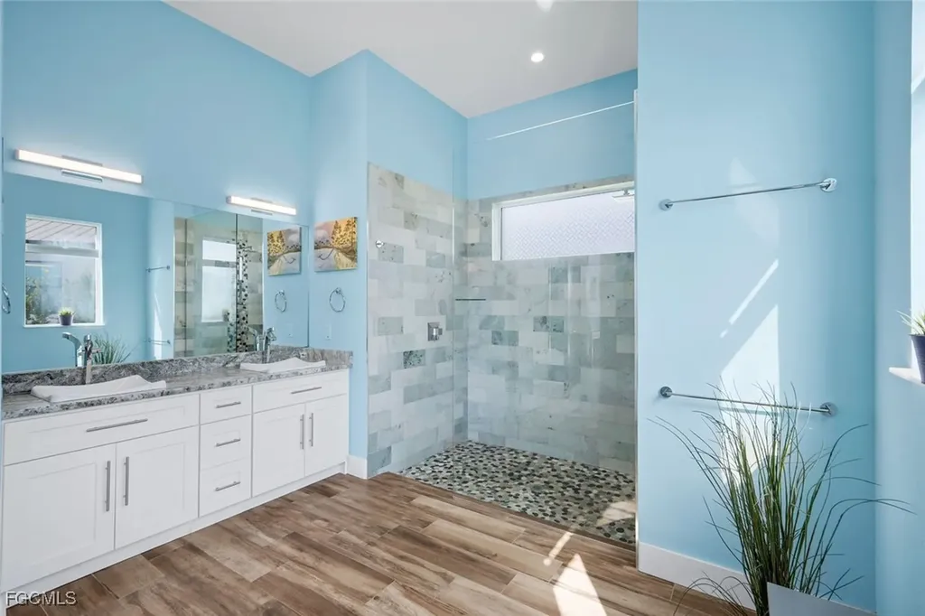 1000 NW 37th Place Cape Coral FL 33993