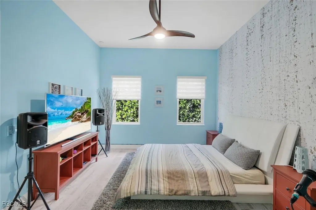 1000 NW 37th Place Cape Coral FL 33993