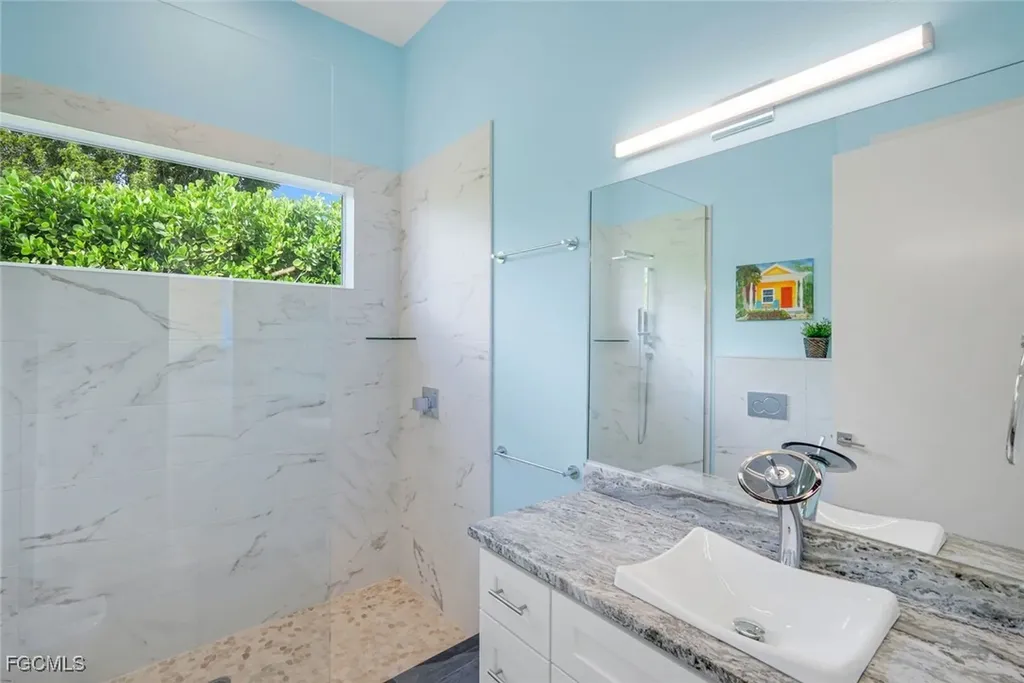 1000 NW 37th Place Cape Coral FL 33993