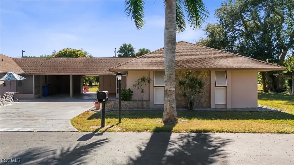 235 Thistle Court Lehigh Acres FL 33936